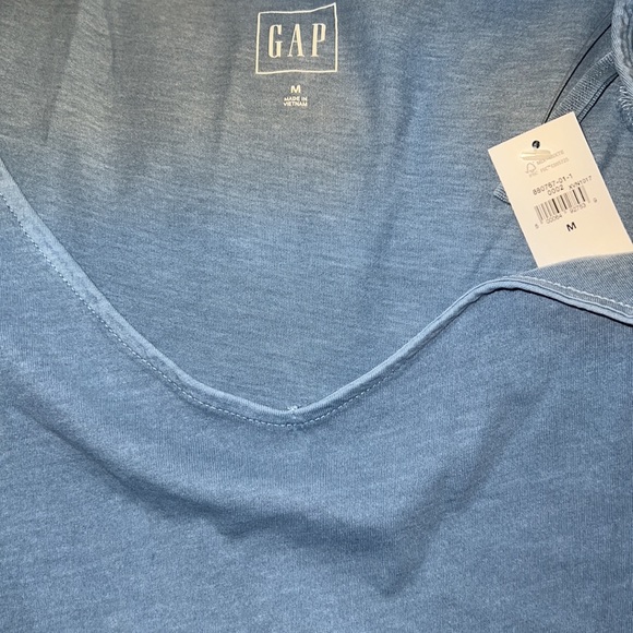 🆕GAP Classic Blue V-Neck Short Sleeve Tee - Size M - Picture 4 of 5